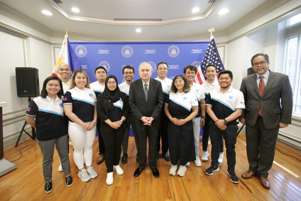 Philippine Ambassador Jose Manuel Romualdez (center) and Deputy Chief of Mission Jaime Ramon Ascalon, Jr. (right most) poses with the delegates from the first cycle of the 2023 Philippine Young Southeast Asian Leaders Initiative (YSEALI) from the Philippines.