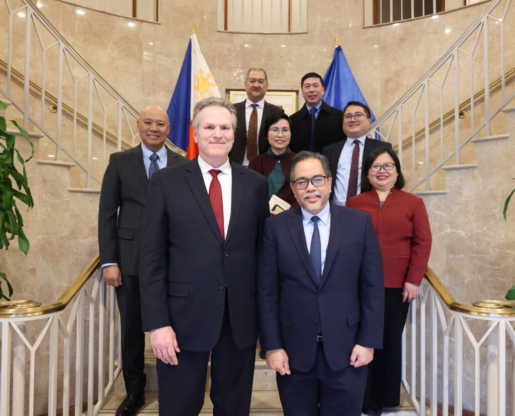 Governor Mike Dunleavy (1st from right, front row) Is welcomed by Chargé d’affaires, a.i. Jaime Ascalon, Jr. (2nd from right, front row), along with the various officials of the Embassy.