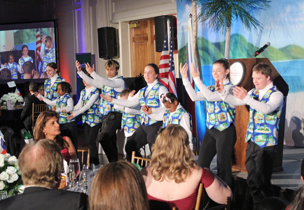 Children beneficiaries of Allegro Foundation’s programs perform to “A Million Dreams”. (Photo: Daniel Coston Photography)