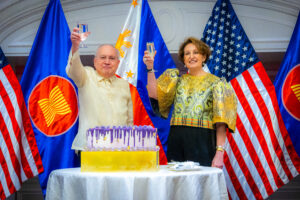 Ambassador Romualdez and U.S. Ambassador to the Philippines MaryKay Carlson toast to Philippines-U.S. relations at the Embassy’s diplomatic reception to celebrate the 127th Philippine Independence Day.