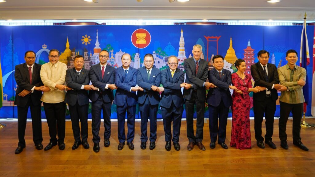 ASEAN Heads of Missions with the U.S. Principal Deputy Assistant Secretary of State for East Asian and Asian Pacific Affairs Jonathan Fritz (5th from right) do the ASEAN handshake during the 2025 ASEAN Day celebration. This year’s event was hosted by Thai Ambassador to the U.S. Suriya Chindawongse (6th from right) and attended by Chargé d'Affaires, a.i. Jaime Ramon Ascalon, Jr. (2nd from left) as the Philippine representative. (Photo credit: Royal Thai Embassy, Washington, D.C.)
