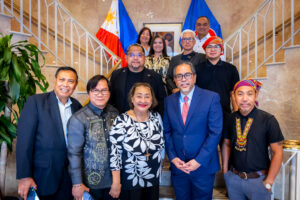 Chargé d’Affaires Jaime Ramon T. Ascalon, Jr. (1st row, 4th from left) welcomes Filipino visual artists led by curator and head of delegation Atty. Elba S. Cruz (1st row, 3rd from left) at the Philippine Embassy in Washington, D.C. The artists are in the U.S. for their exhibit “Hiyas,” which will be showcased at the Philippine Center in New York from 18 to 29 August 2025.