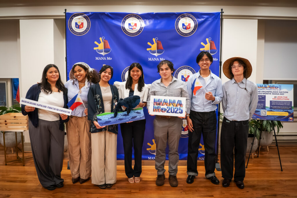 GWU students pose at the Embassy’s MANAMo photo booth, which was on public display at the Consular Section for the whole month of September.