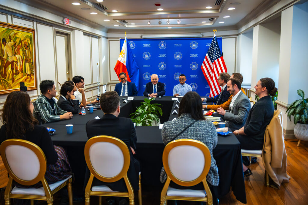 Ambassador Romualdez engages with the Filipino influencers and representatives from Spirit of America and Global Ties U.S.