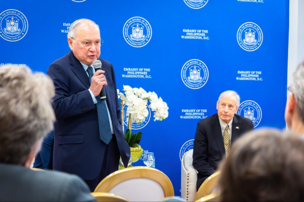 Ambassador Romualdez answers a question from the audience.