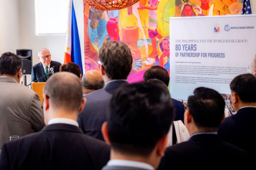 Ambassador Romualdez welcomes guests from the Philippine delegation to the World Bank-IMF 2026 Spring Meetings and the World Bank Group.